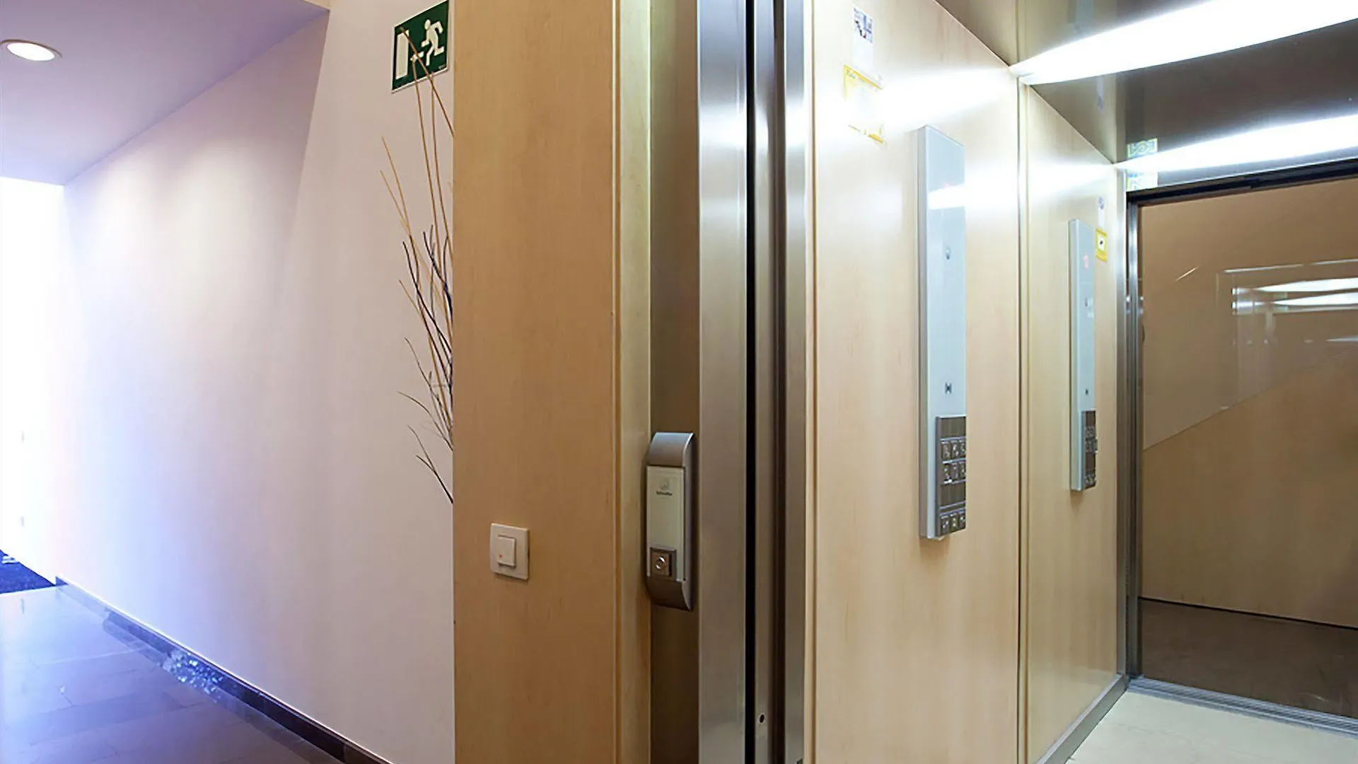 Aspasios Catedral Apartments Barcelona