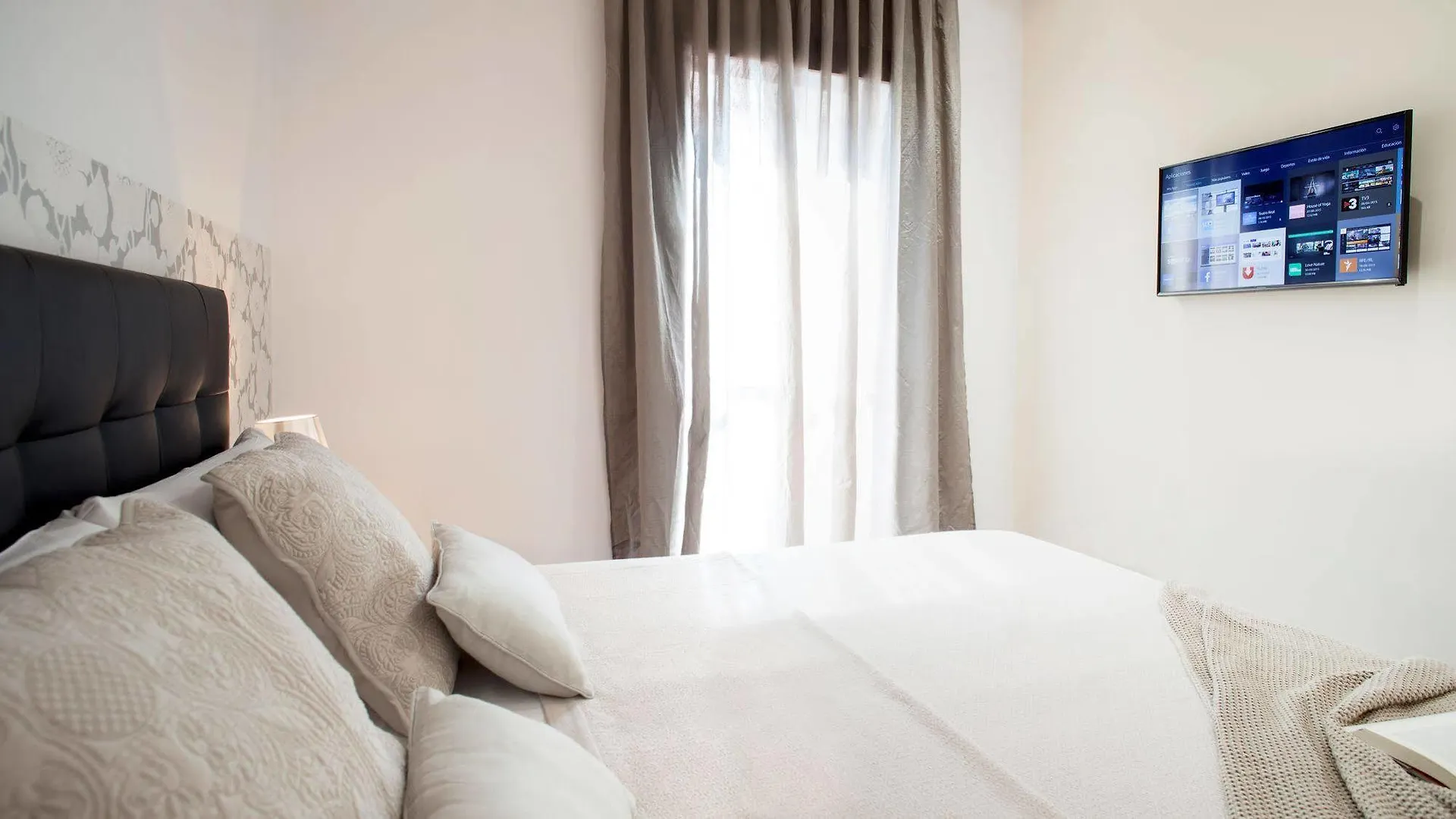 Aspasios Catedral Apartments Barcelona 0*,  Spain
